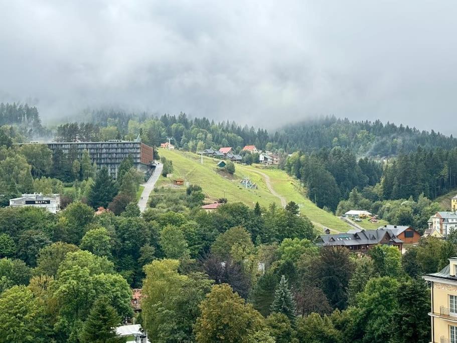 Art & Sunski Studio Z Garazem Podziemnym Krynica-Zdrój Esterno foto